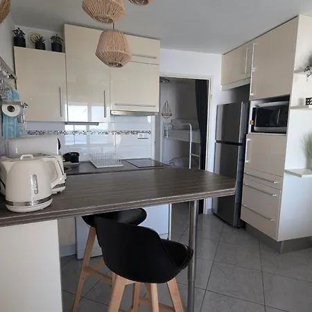 Apartment T2 Avec Vue Imprenable, Parking, Piscine